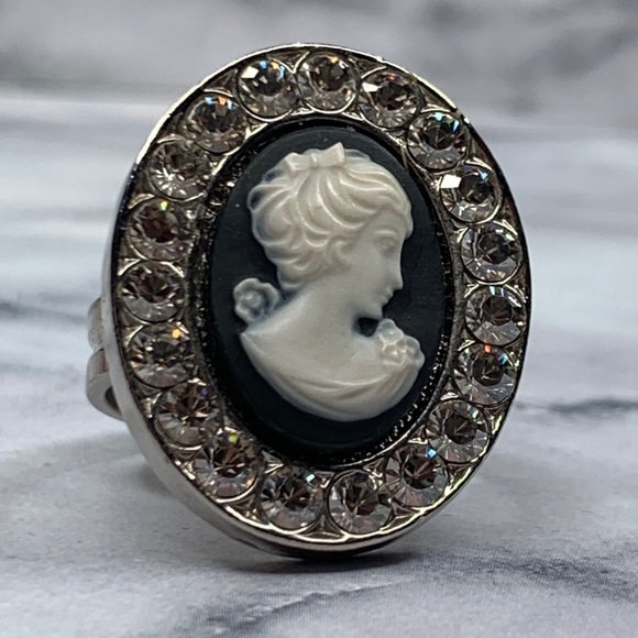 Tarina Tarantino Black & White Crystal Cameo Ring